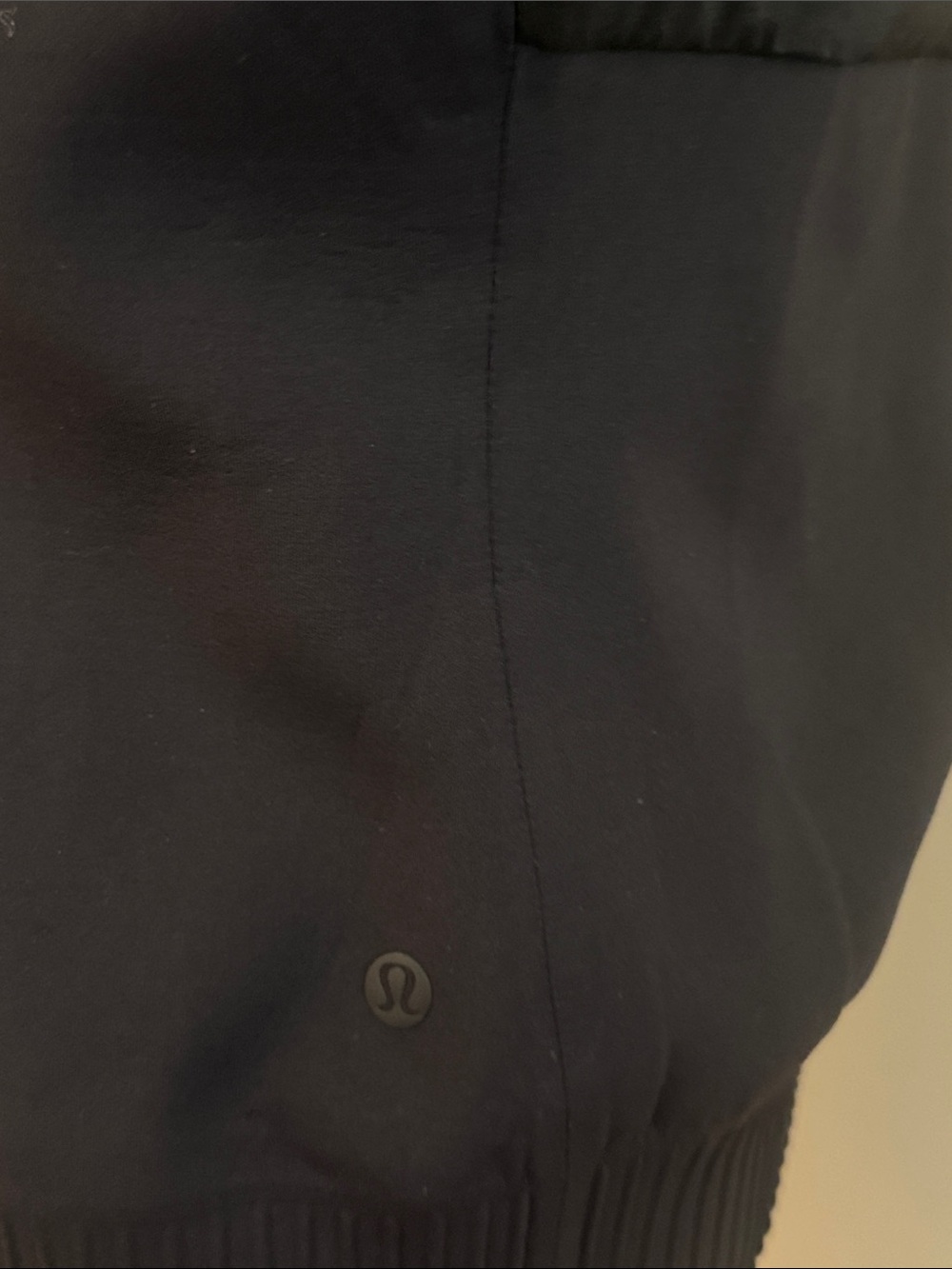 Lululemon | Down & Around Black Vest -Size 8 - Picture 3 of 8